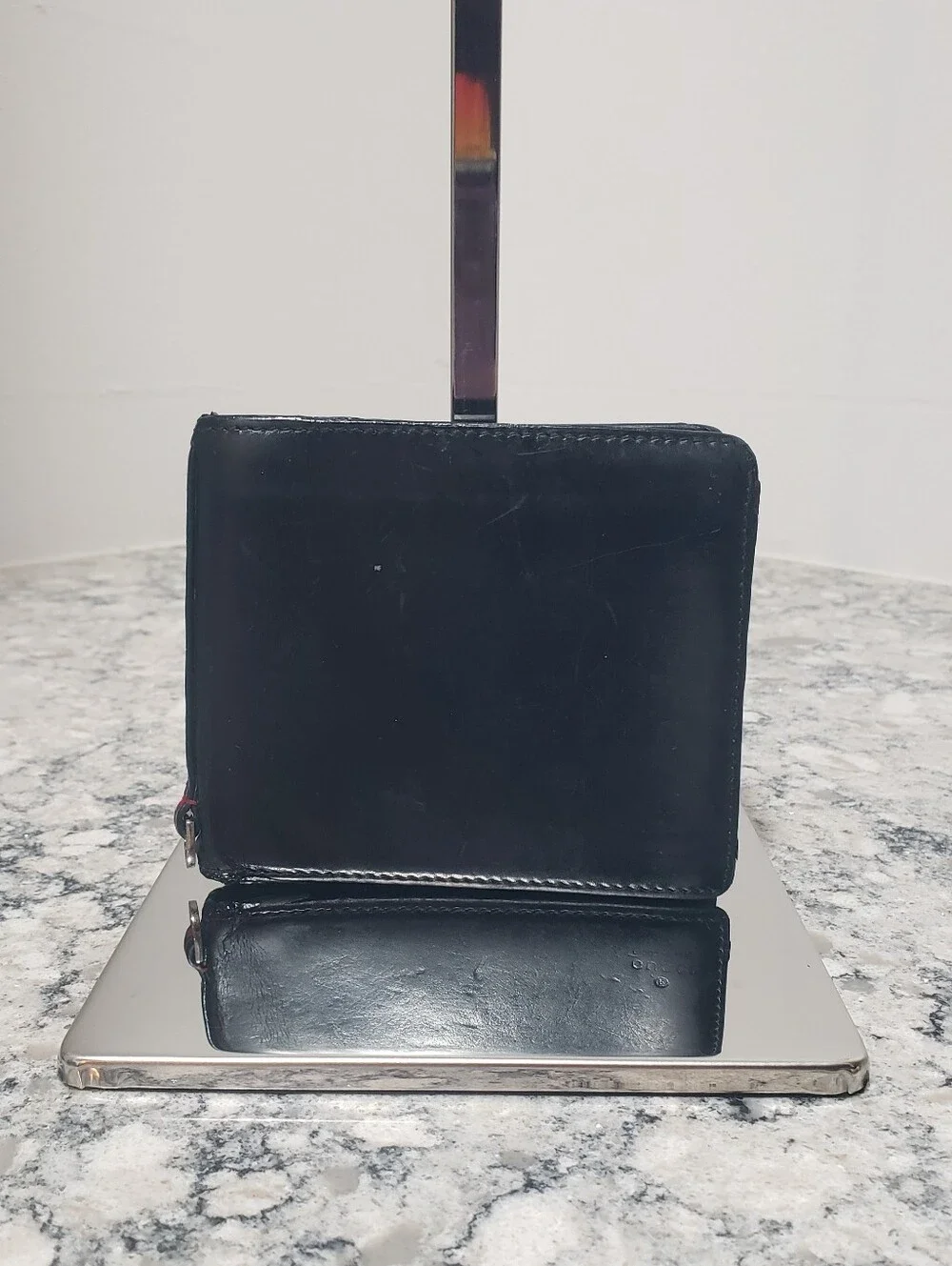 Gucci Vintage Men's Black Leather Bi-Fold Wallet with Coin Pocket